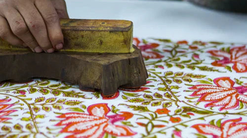 How to Plant Flowers on Fabric